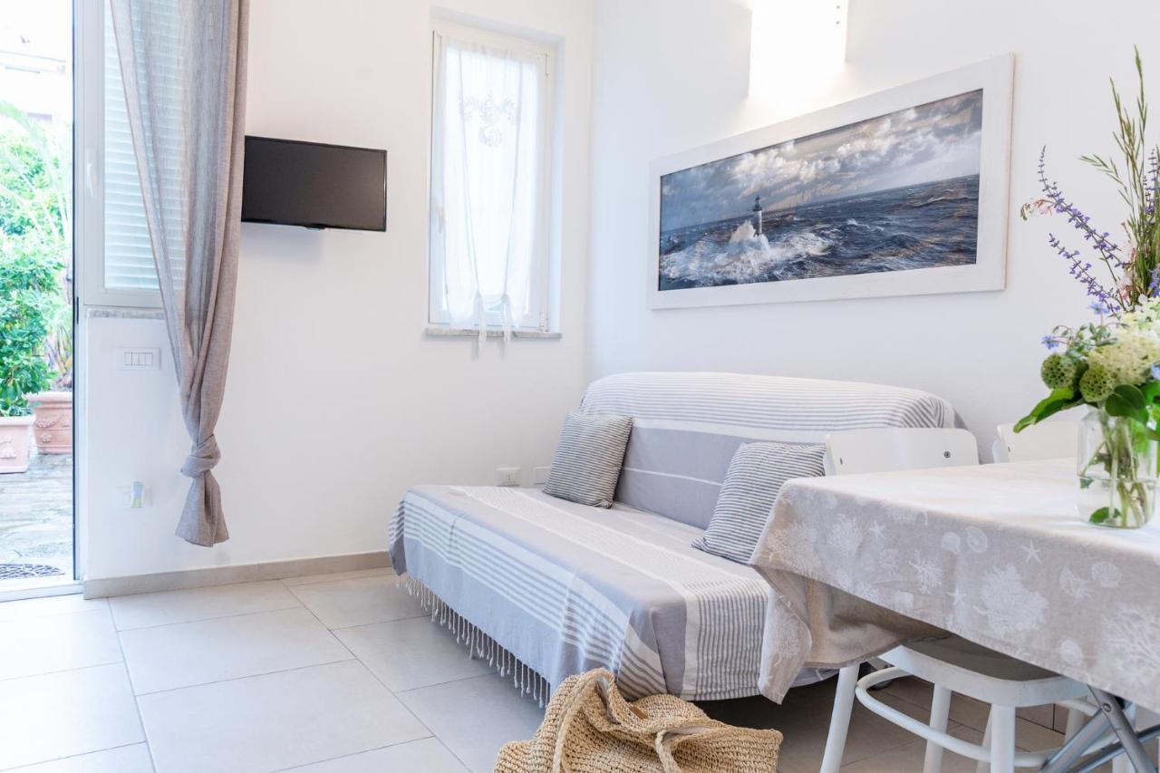 Pochi Passi Dal Mare Apartment San Bartolomeo Al Mare Bagian luar foto
