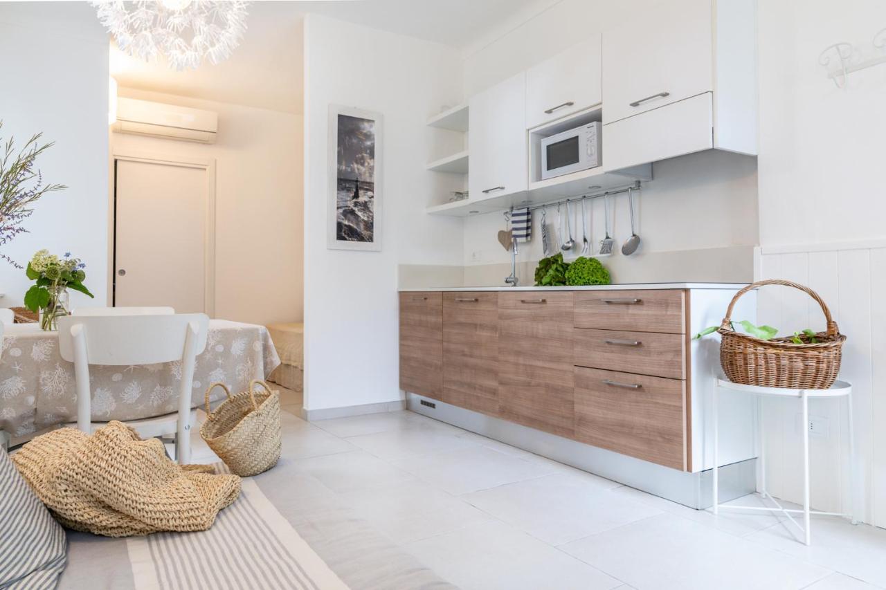 Pochi Passi Dal Mare Apartment San Bartolomeo Al Mare Bagian luar foto