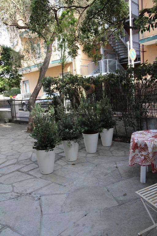 Pochi Passi Dal Mare Apartment San Bartolomeo Al Mare Bagian luar foto